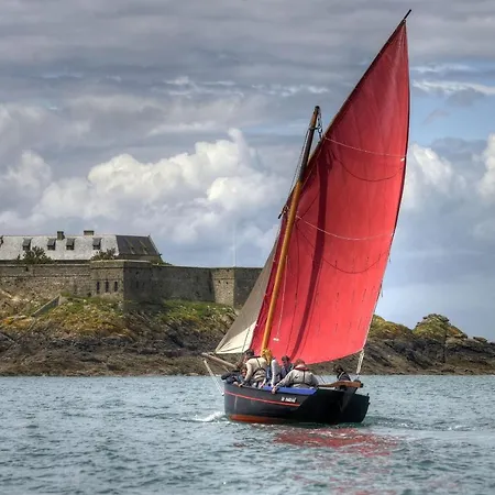 Saint-malo,les Terrasses Du Rocher, Proche Plage * Saint-Malo